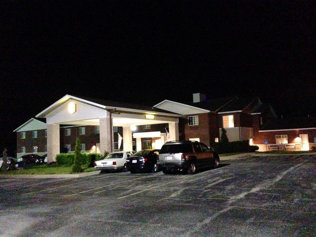 Motel Super 8 By Wyndham Ava Esterno foto